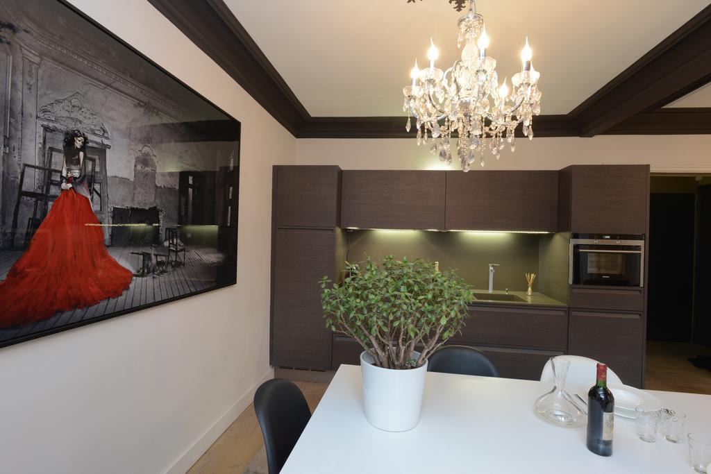 Appartement Paris Tour Eiffel Rom bilde