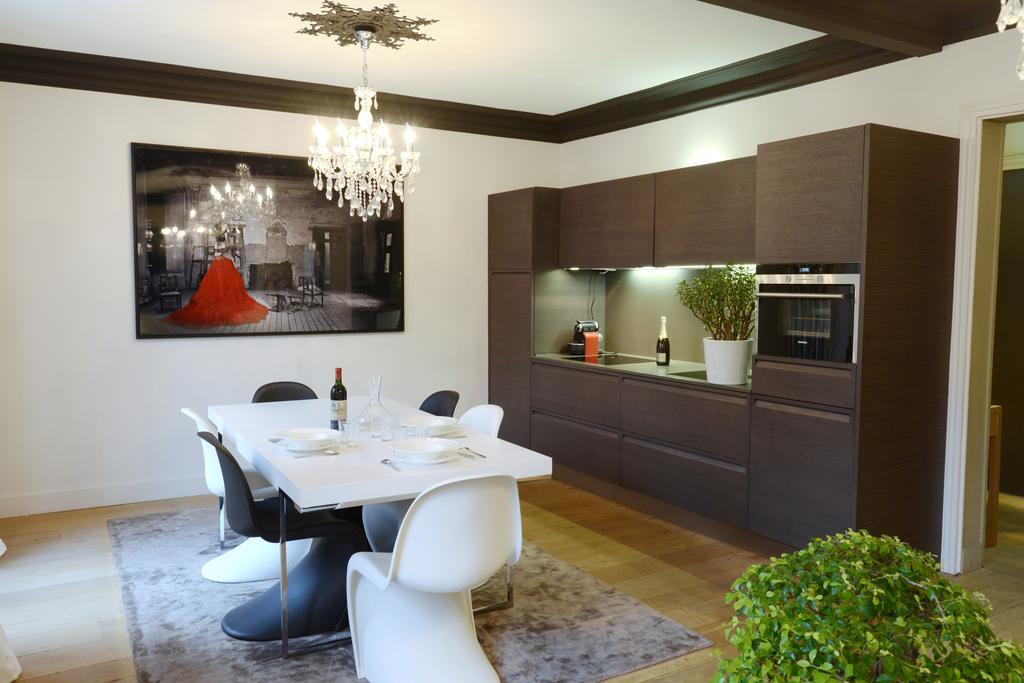 Appartement Paris Tour Eiffel Rom bilde