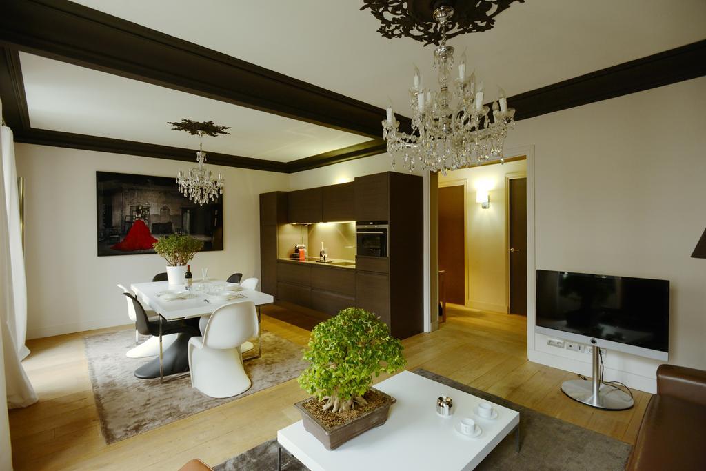Appartement Paris Tour Eiffel Rom bilde
